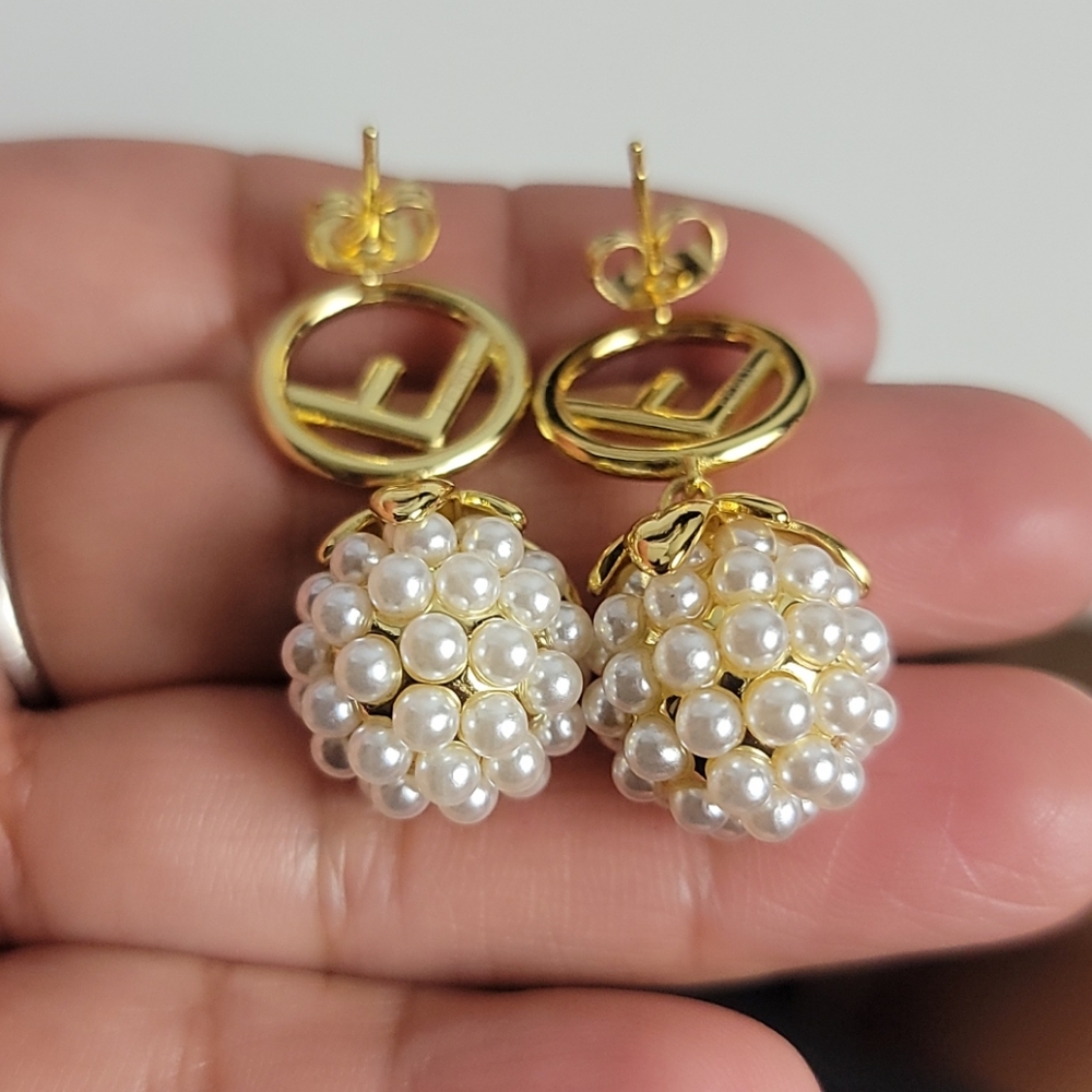 Fendi pearl earrings - Picture 4 of 7